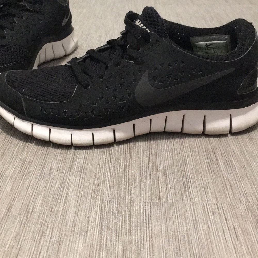 Nike free runs